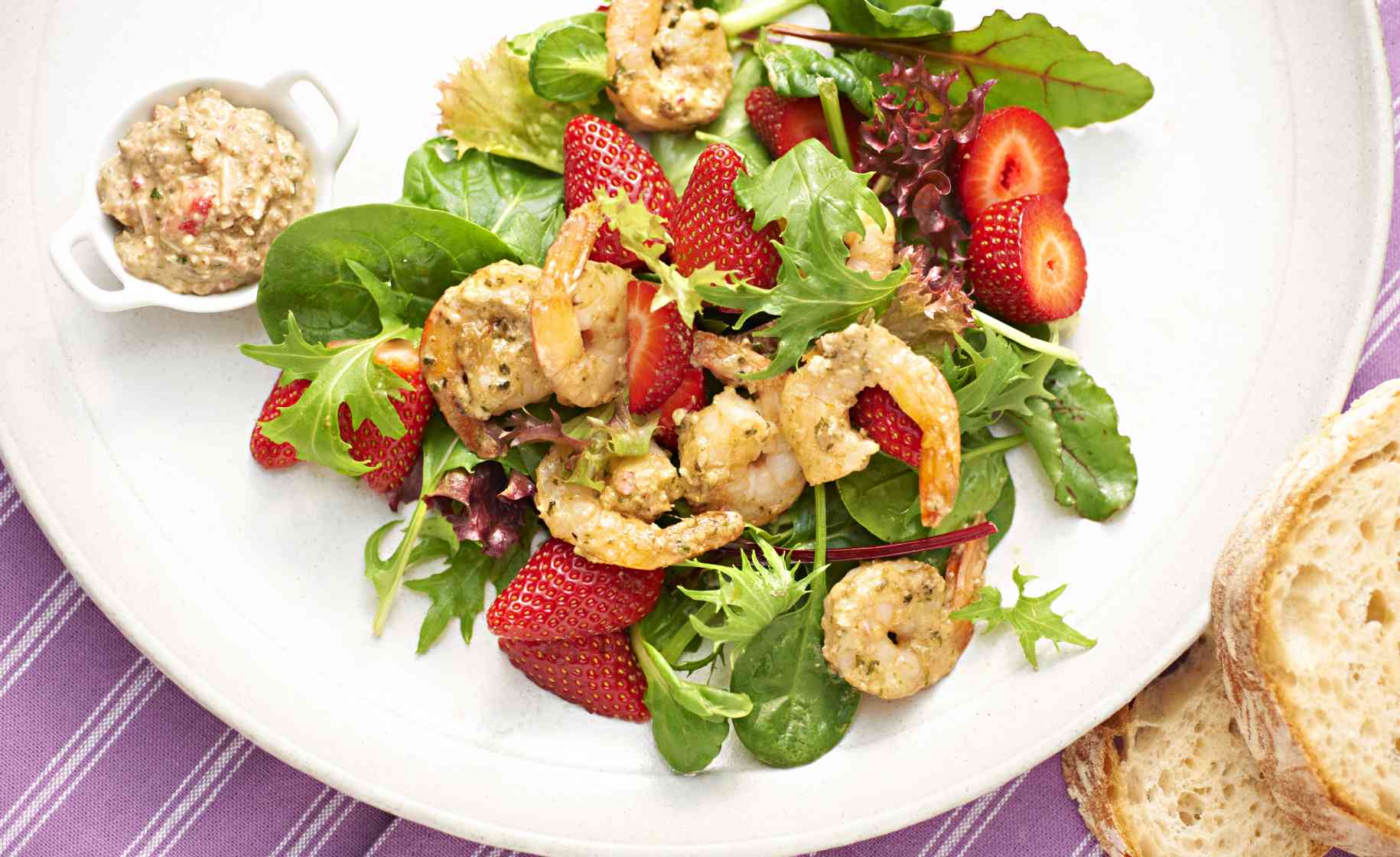 strawberry pesto prawn salad